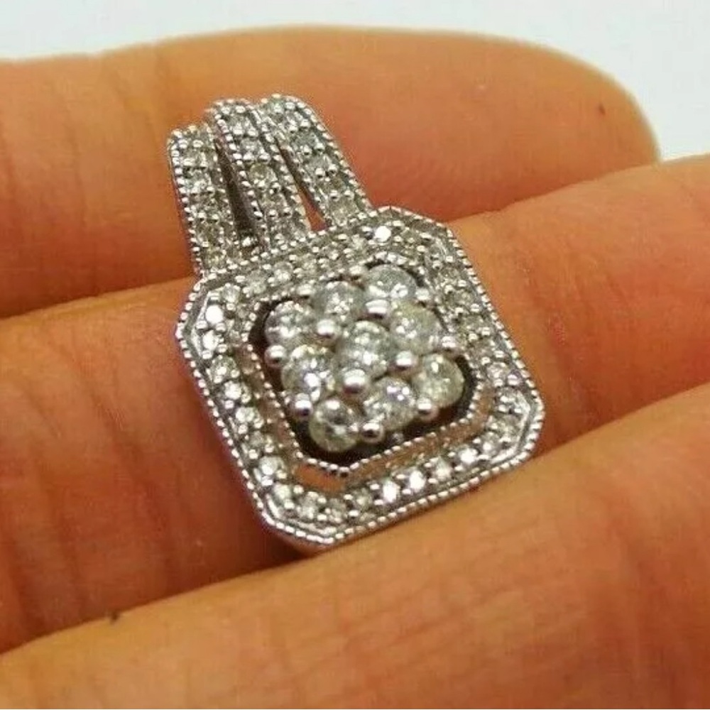 DIAMOND CLUSTER PENDANT .50tcw